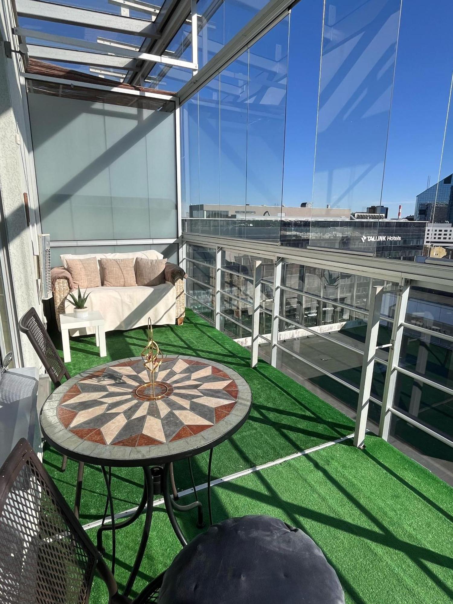 Appartement Cozy 3-room Penthouse In The Very Heart Of Tallinn