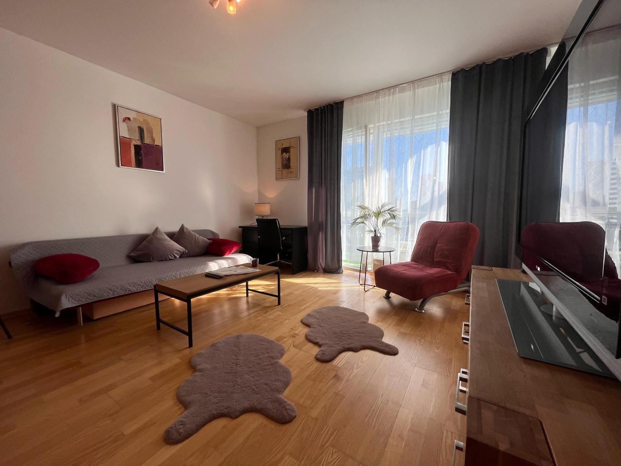 Cozy 3-room Penthouse In The Very Heart Of Apartment *